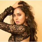 Tejasswi Prakash Biography: Age, Early Life, Profession, Family, Height and Husband